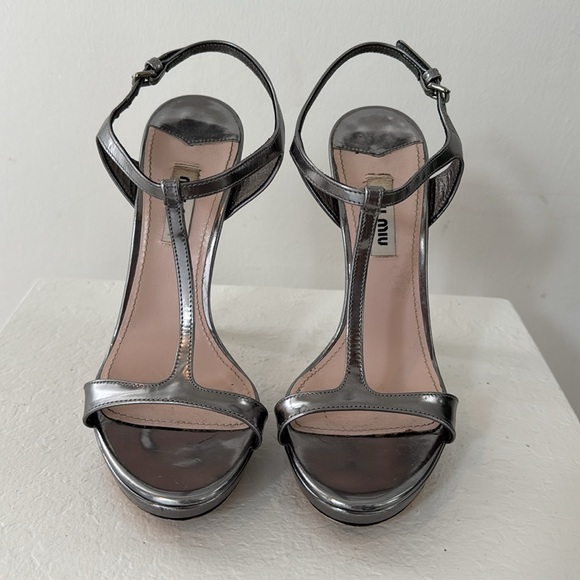 Miu Miu Pewter/Silver Patent Leather Sandals with Exquisite Crystal heels 36 - Picture 4 of 9